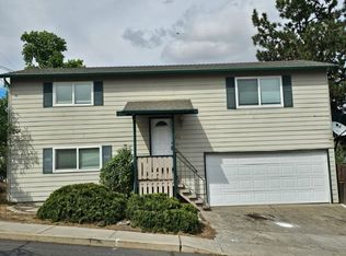 216 SE Buff St, Madras, OR 97741