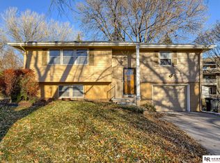 11306 T Cir, Omaha, NE 68137