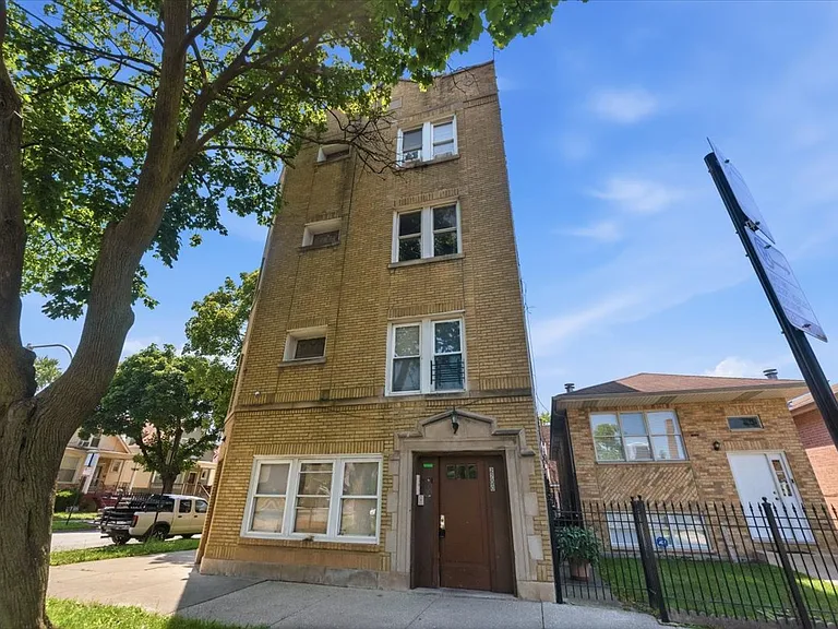 2200 N Knox Ave #1 — Photo 9