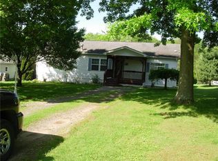 219 Northwestern Dr, Ellwood City, PA 16117