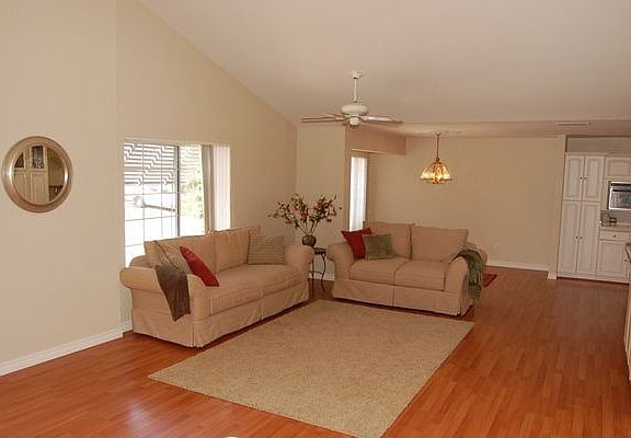 3rd image of 10805 Gabacho Dr