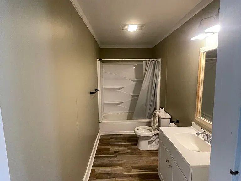 511 Lee St NE — Photo 3