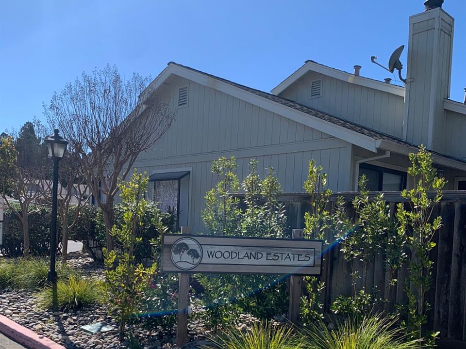 1st image of 29 Blossom Court W