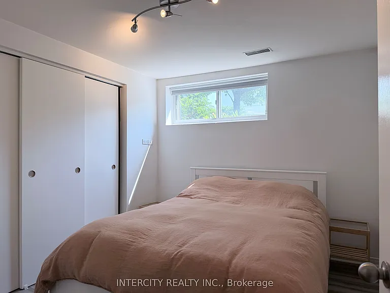 36 Strathburn Blvd — Photo 12