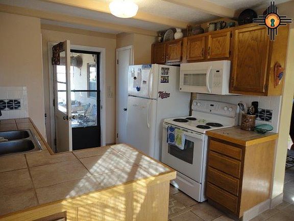 3rd image of 708 Corbett St