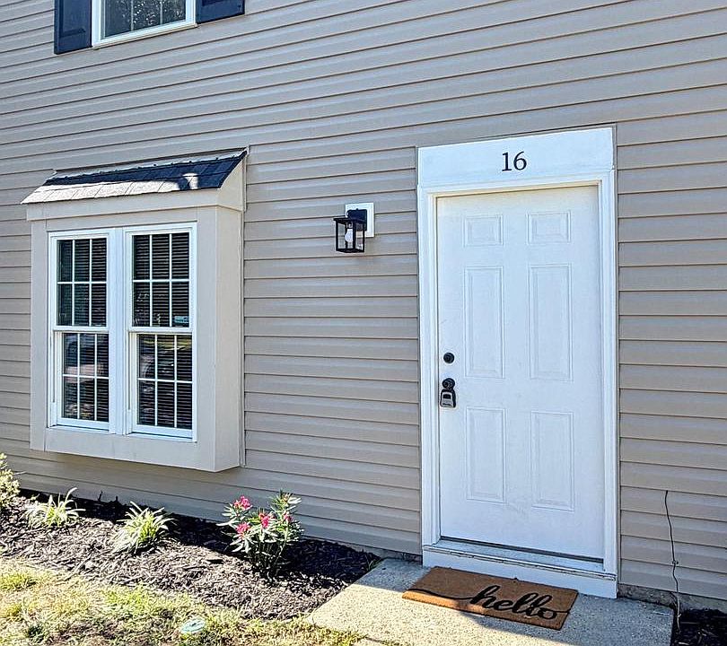 1st image of 16 Chinaberry Ln