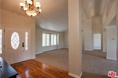 5th image of 1066 E Deepview Dr