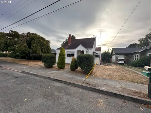 954 Park St, Woodland, WA 98674