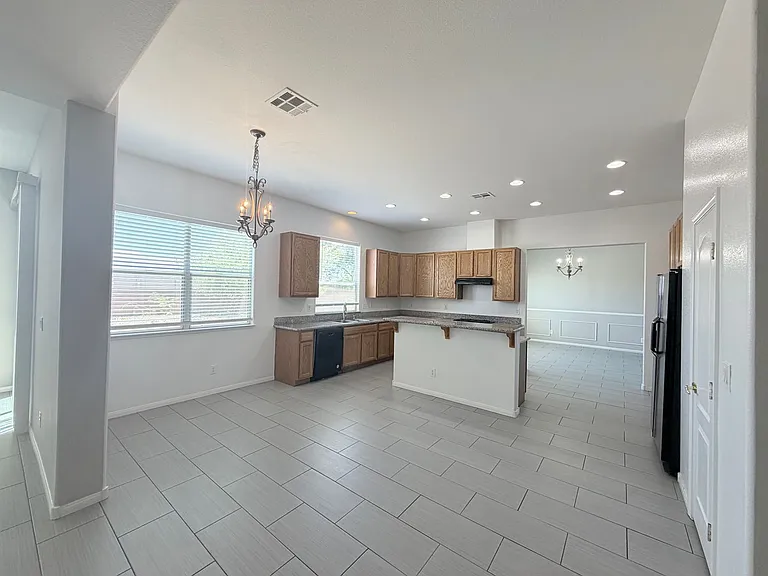 6116 Rabbit Track St — Photo 4