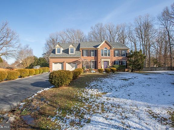 4th image of 9703 Hope Ct