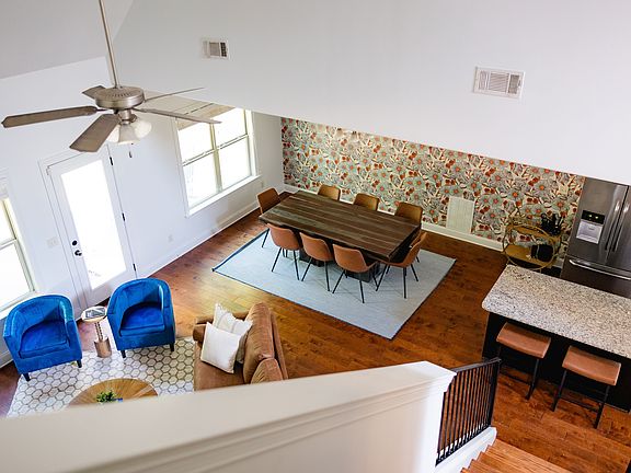 Open floorpan with downstairs master