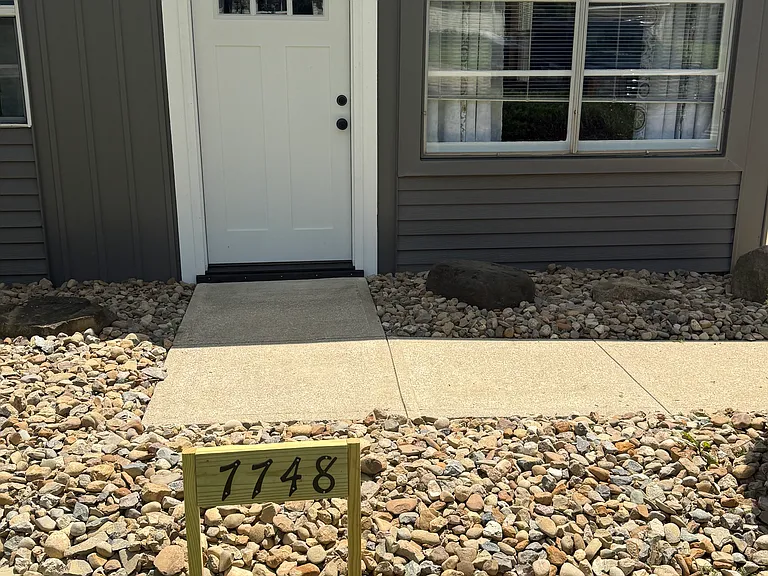 7748 Crestwood Ln — Photo 11