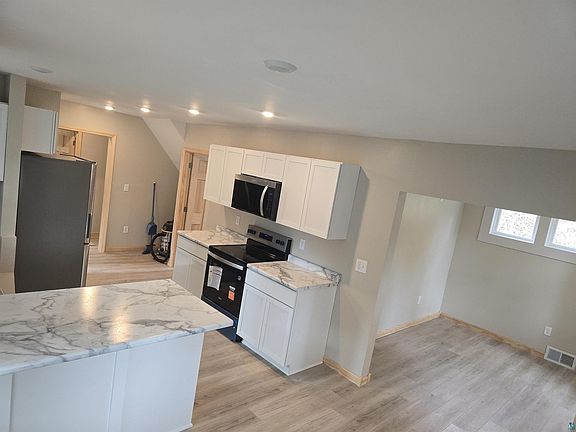 4th image of 337 21st St
