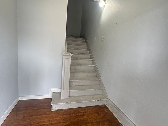 2nd image of 409 Egan St #1/2