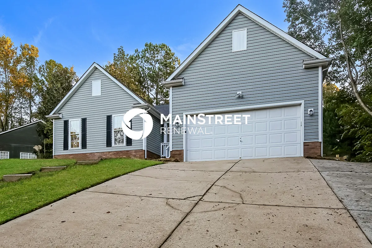Front View - 3330 Crescent Knoll Dr