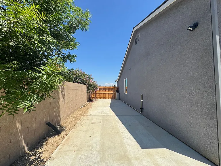 13333 Peach St — Photo 25