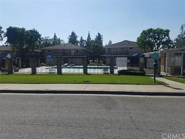 2nd image of 2433 College Ln