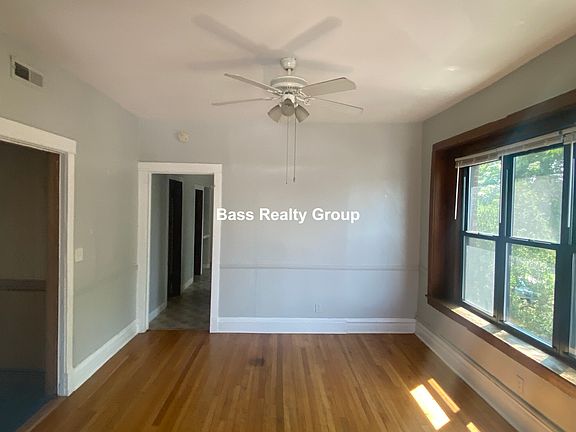 4th image of 2925 W Diversey Ave #2F