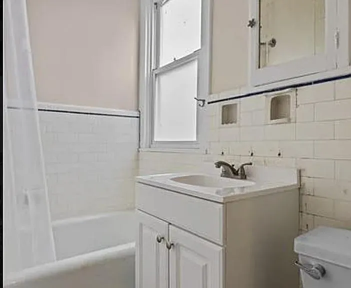 628 Loretta St — Photo 1