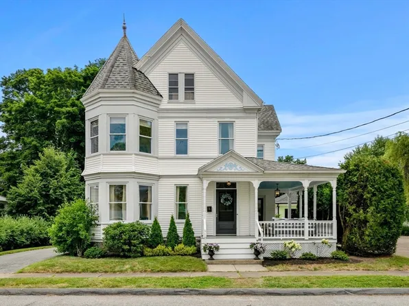 5 Chester St, Danvers, MA 01923