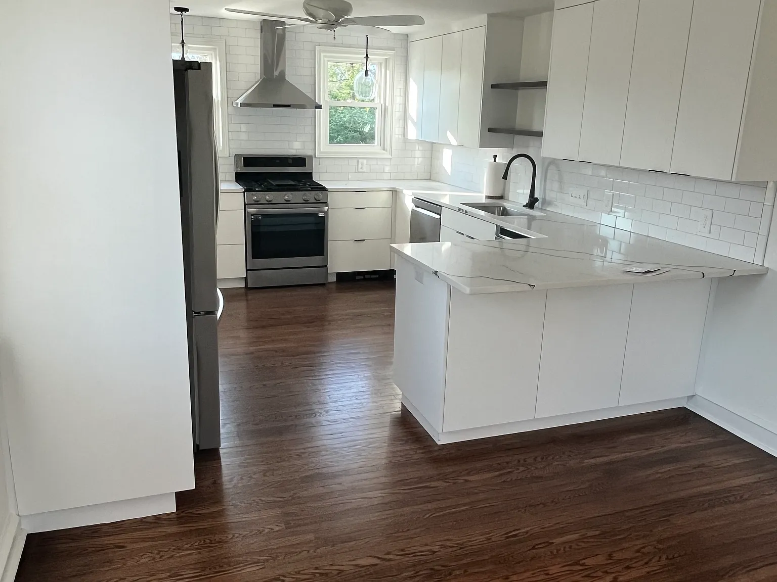 3 bed, 2.5 bath, 2478 sqft, $3,500 — Photo 1