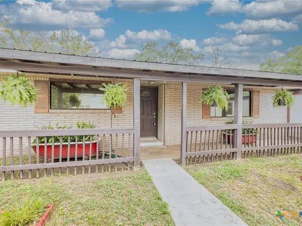 705 Dunning St, Gonzales, TX 78629