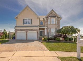 13 Pyanowski Ct, Sayreville, NJ 08872