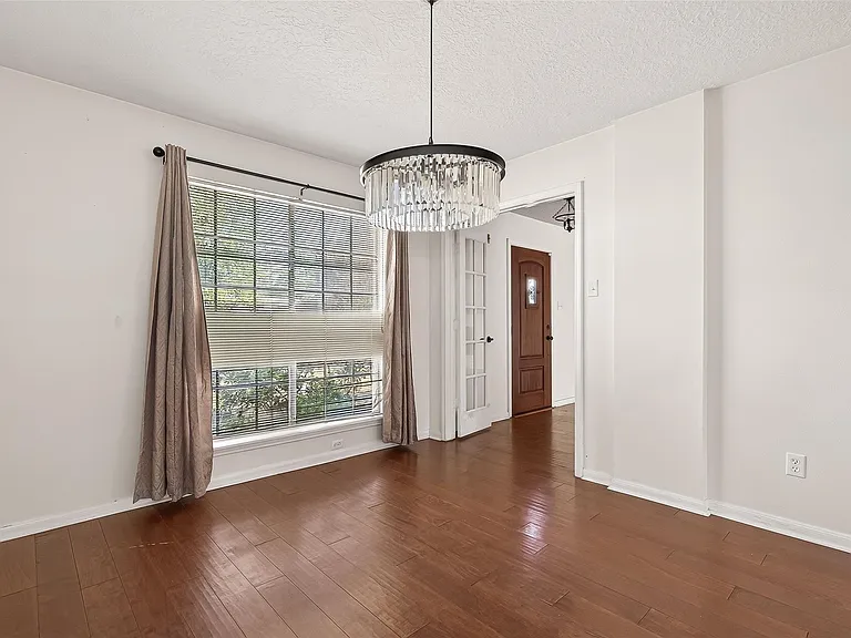 20211 Salzburg Ln — Photo 24