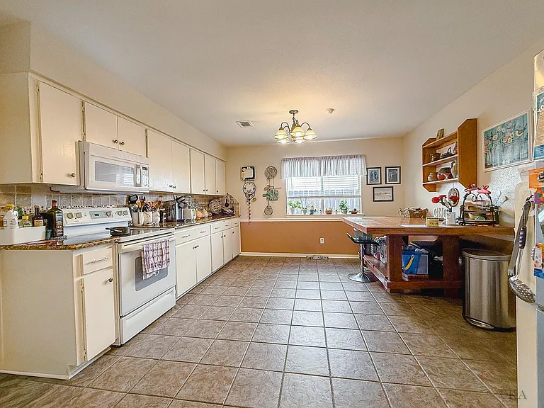 3306 Hunterwood Dr — Photo 22