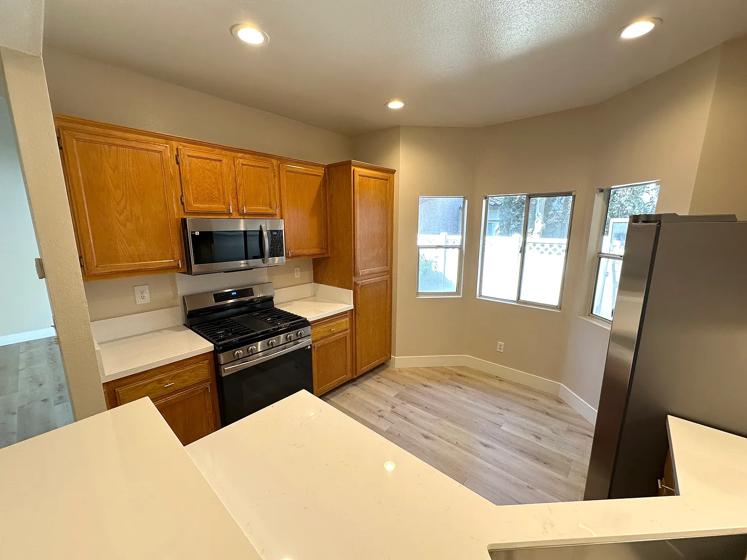 2 bed, 2.5 bath, 1200 sqft, $2,595 — Photo 4