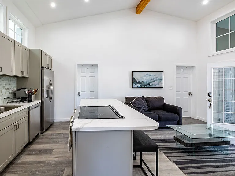 1409 Jefferson Ave #B2 — Photo 3