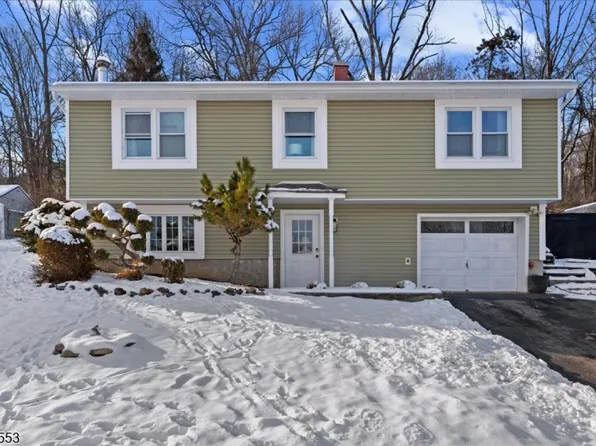 78 Red Twig Trl, Bloomingdale Boro, NJ 07403