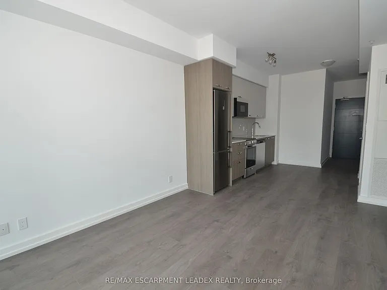 75 James St N #1808 — Photo 28