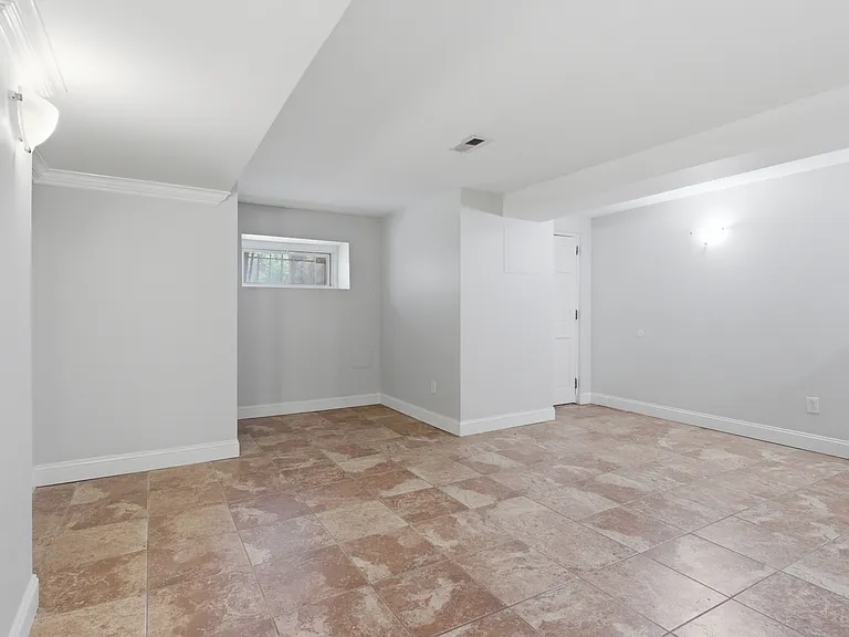 1345 Euclid St NW — Photo 15