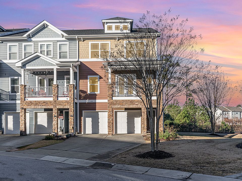 1st image of 874 Queen City Cres