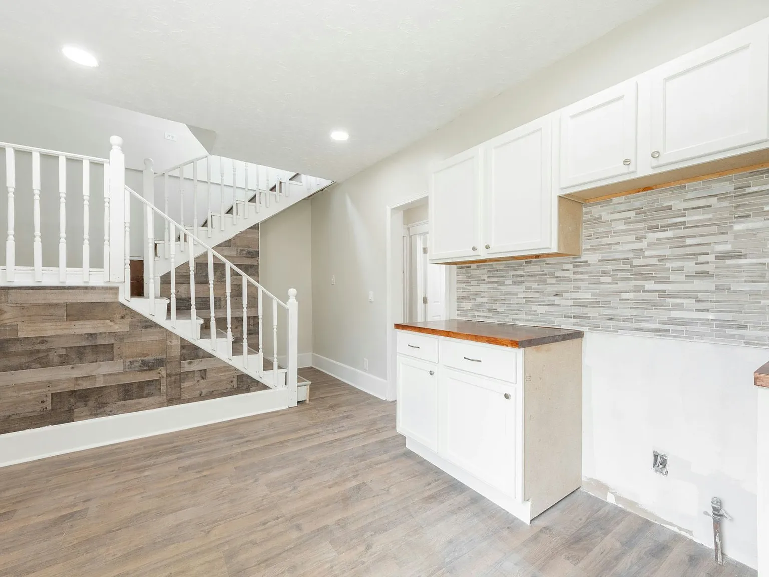 6709 Lawn Avenue — Photo 2