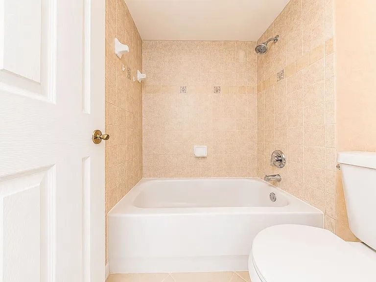 145 Halifax Ave #209 — Photo 15