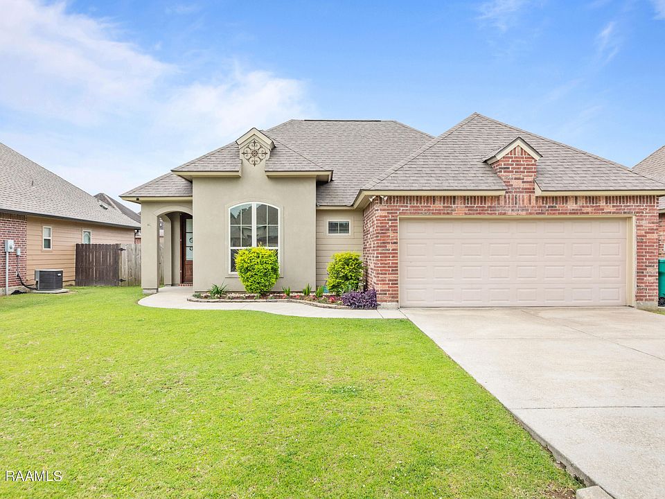 1st image of 103 Dusty Canyon Dr