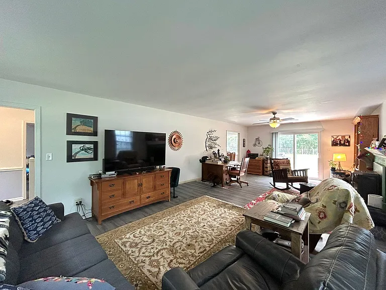124 Empire Blvd — Photo 21
