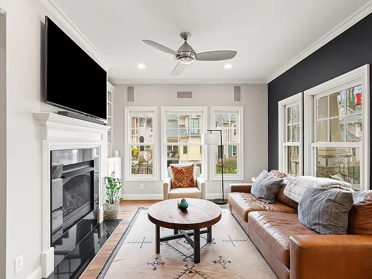 160 Park Pointe Cir #NA — Photo 10