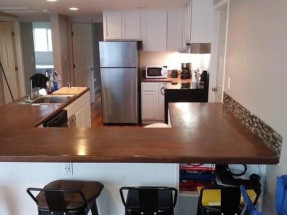 2nd image of 5805 Underwood Ave