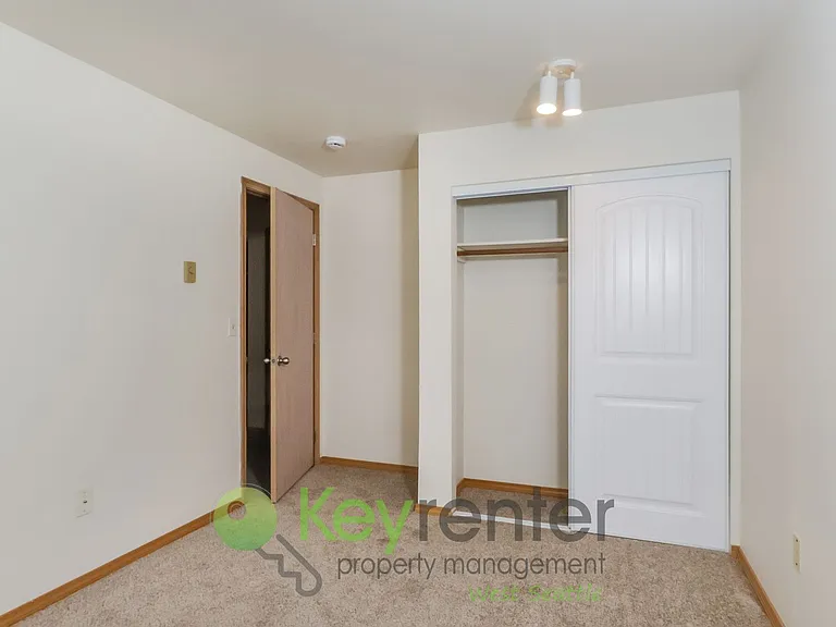 6042 Fauntleroy Way SW — Photo 34