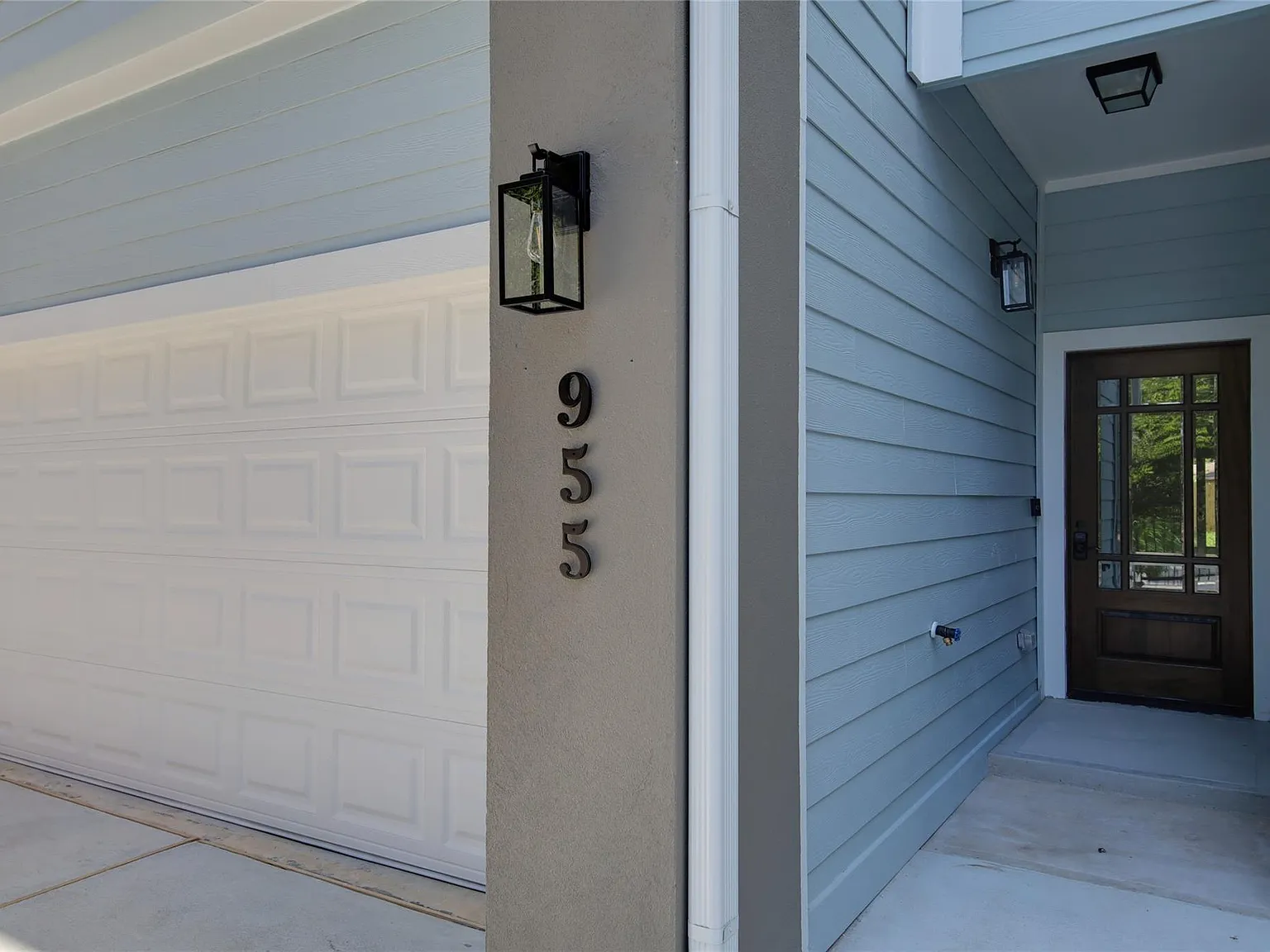 3 bed, 2.5 bath, 1923 sqft, $2,200 — Photo 4