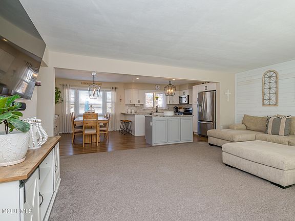 4th image of 209 Winchester Drive