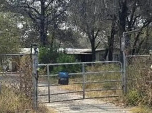 23722 Star Oaks Dr, Elmendorf, TX 78112