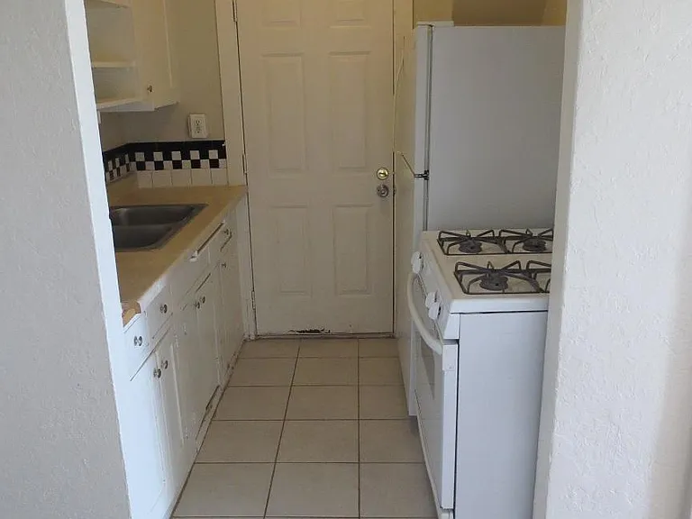 1019 W Woodland Ave #2 — Photo 4