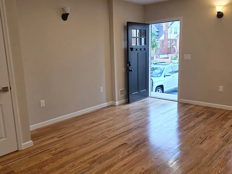115-24 204th St #1 — Photo 5