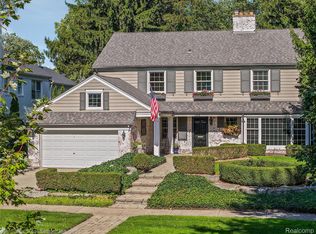 130 Merriweather Rd, Grosse Pointe Farms, MI 48236