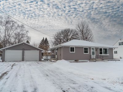 1127 Cardinal Ln, Green Bay, WI, 54313