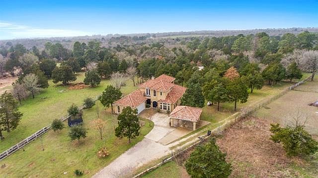 1st image of 329 Green Valley Dr